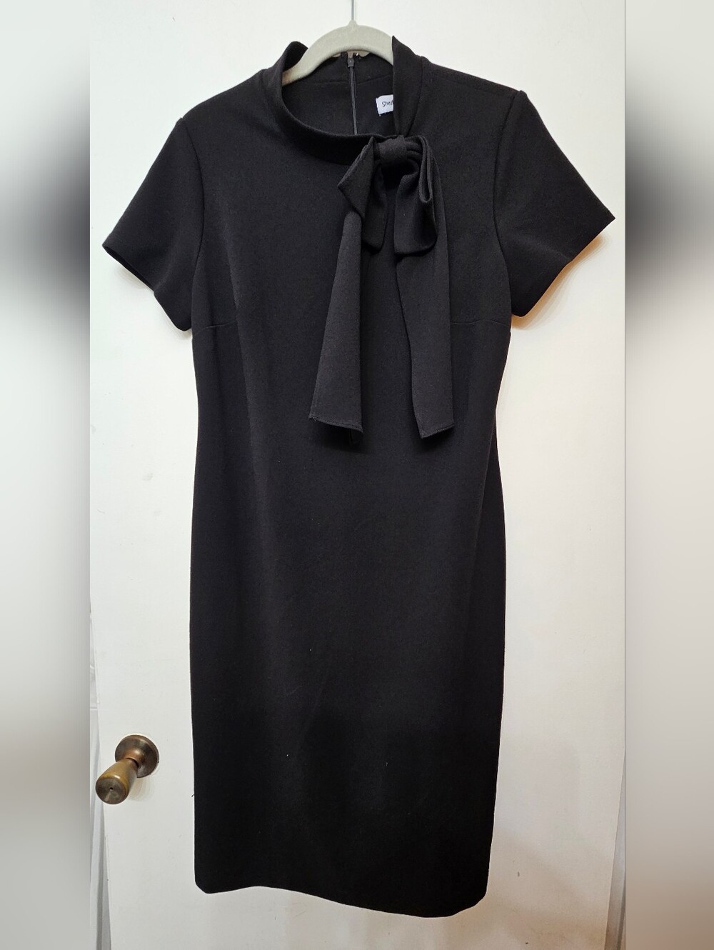 Shelby & Palmer Elegant Black Short-Sleeve Midi Dress